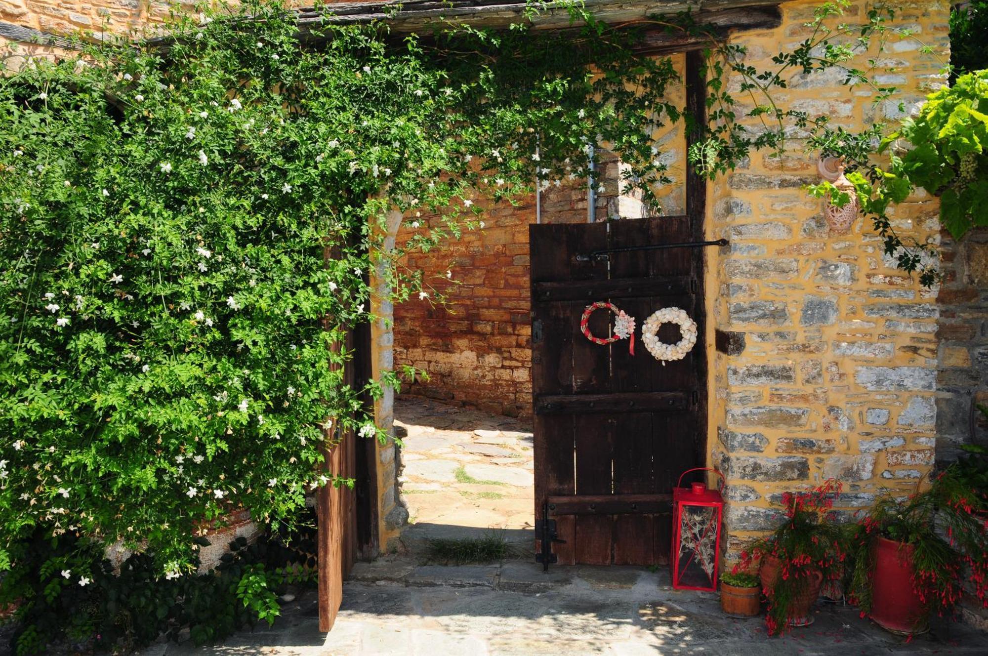 Archontiko Parisis Hotel Lafkos Exterior foto