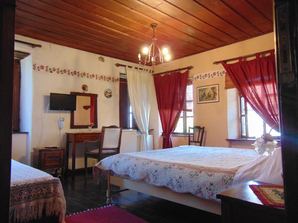 Archontiko Parisis Hotel Lafkos Exterior foto